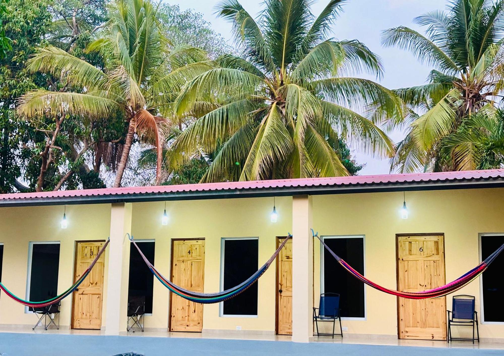 Hostal Camila'S Tamanique Exterior foto